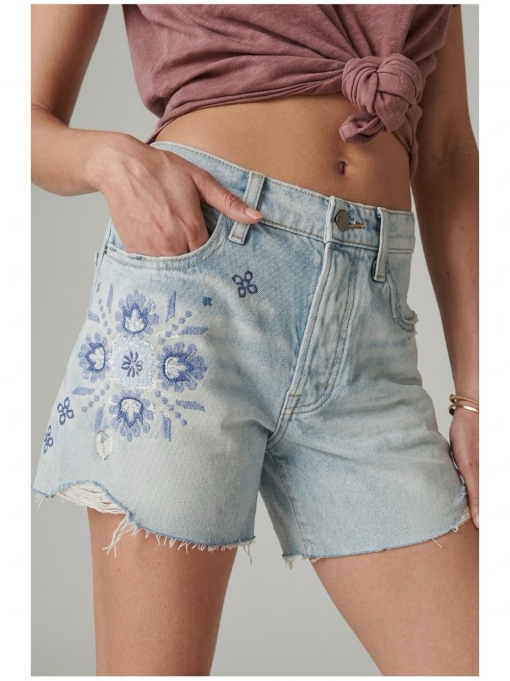 Lucky Brand Women’s Sz 29 Embroidered Cutoff Denim Shorts High Rise 90s Midi